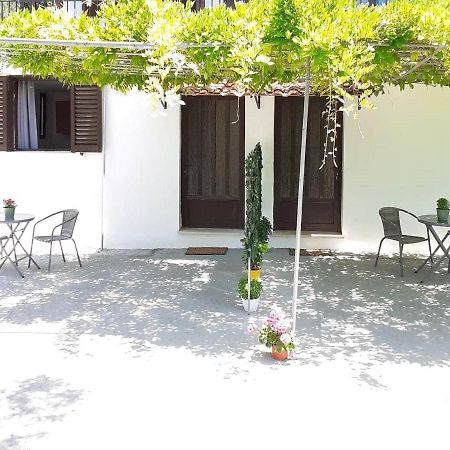 Daphnes Apartments Ratzaklion Ngoại thất bức ảnh