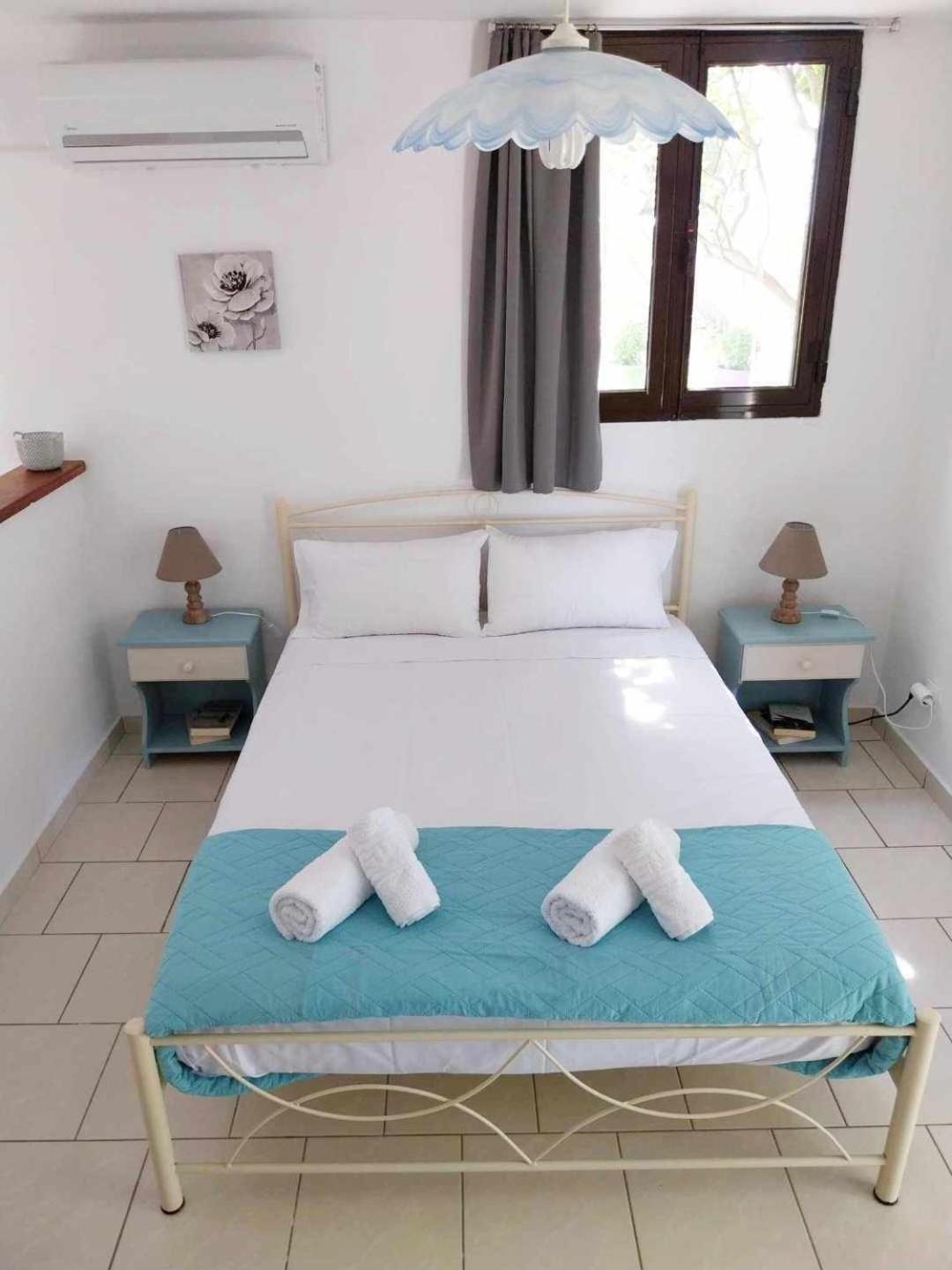Daphnes Apartments Ratzaklion Ngoại thất bức ảnh